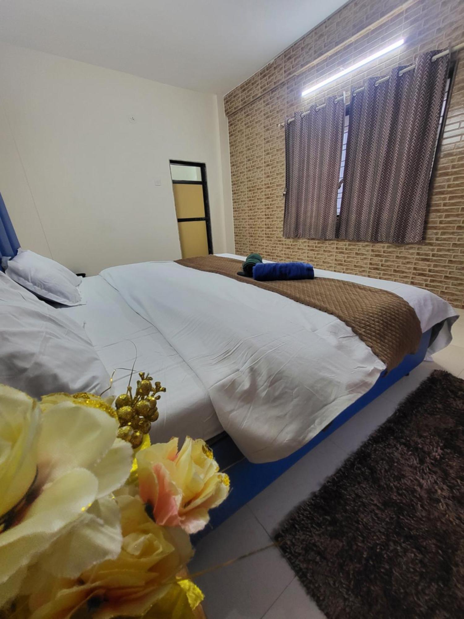 The Perfect Stays Para Disco Big Pool Cricket Turf Villa 로나발라 외부 사진