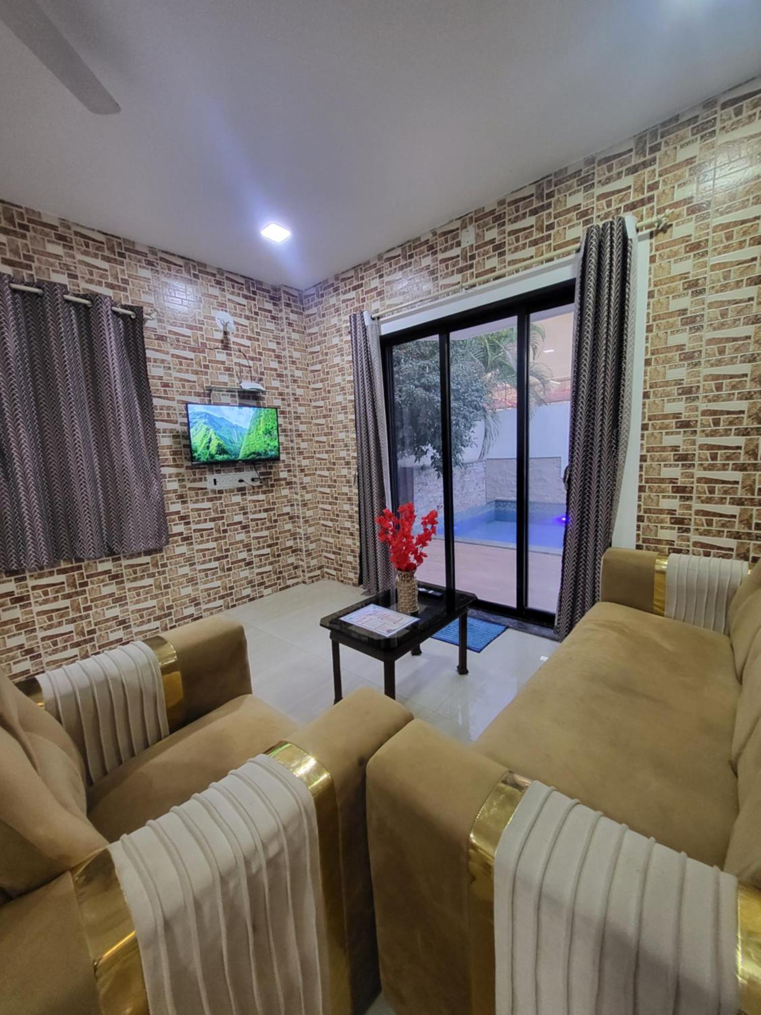 The Perfect Stays Para Disco Big Pool Cricket Turf Villa 로나발라 외부 사진