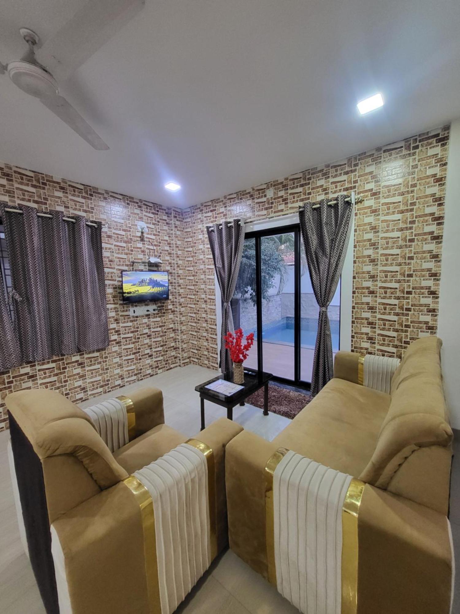 The Perfect Stays Para Disco Big Pool Cricket Turf Villa 로나발라 외부 사진