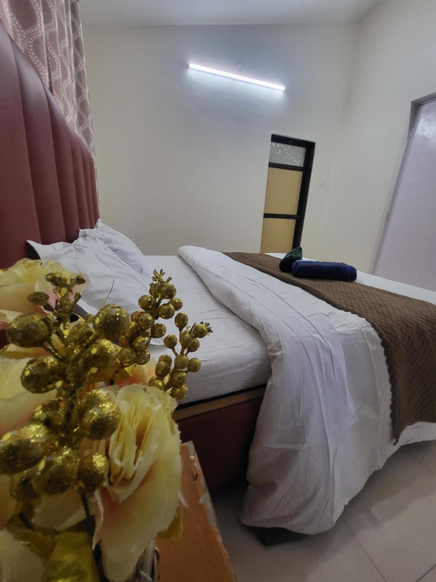 The Perfect Stays Para Disco Big Pool Cricket Turf Villa 로나발라 외부 사진