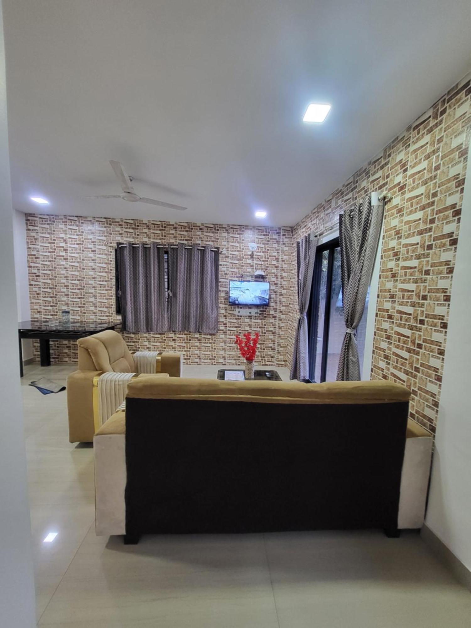 The Perfect Stays Para Disco Big Pool Cricket Turf Villa 로나발라 외부 사진