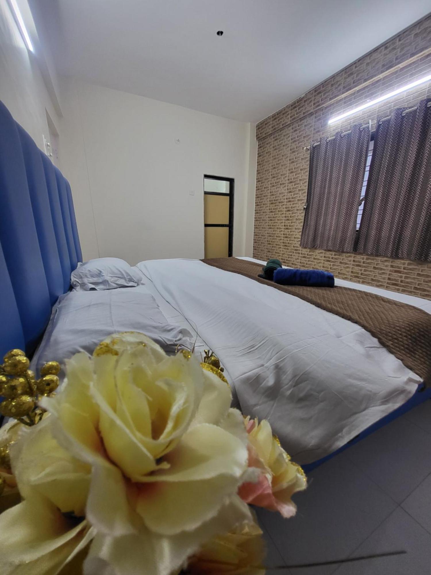 The Perfect Stays Para Disco Big Pool Cricket Turf Villa 로나발라 외부 사진